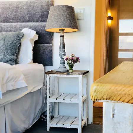 5 Options Guest House Bloubergstrand Exterior photo