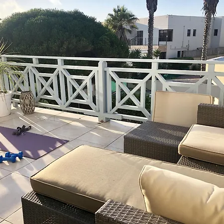 5 Options Guest House Bloubergstrand Exterior photo