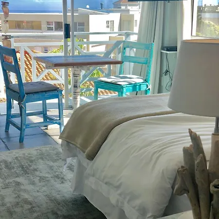 5 Options Guest House Bloubergstrand Exterior photo